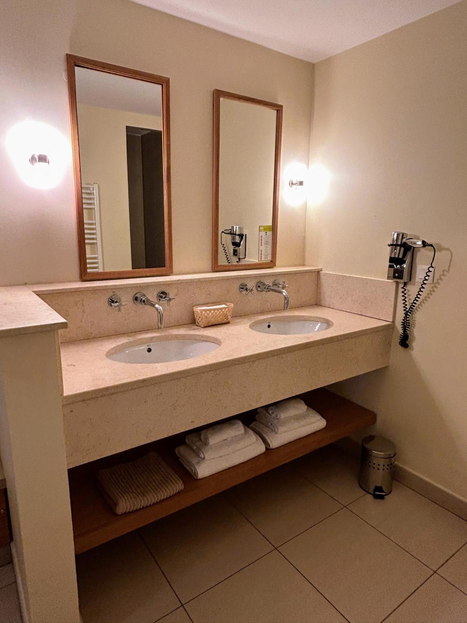 Suite Superieure Domaine Du Golf St Endreol, 1 A 2 Personnes La Motte Eksteriør billede